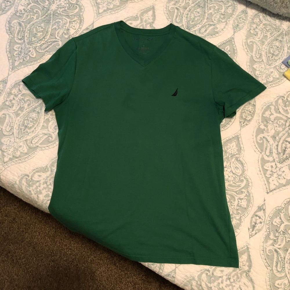 Men’s Nautica v neck shirt